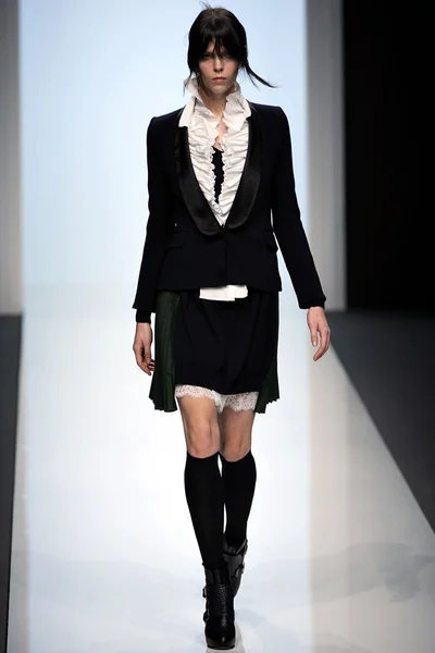 Look 2